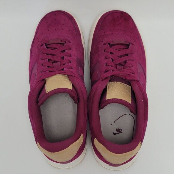 Womens Nike Air Force 1 True Berry Suede Athletic Sneakers Size 7.5 896185-602 - Picture 4 of 13
